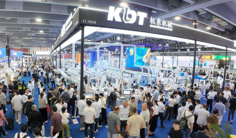 Стенд KDT Machinery на международной выставке деревообрабатывающего оборудования CIFF 2026