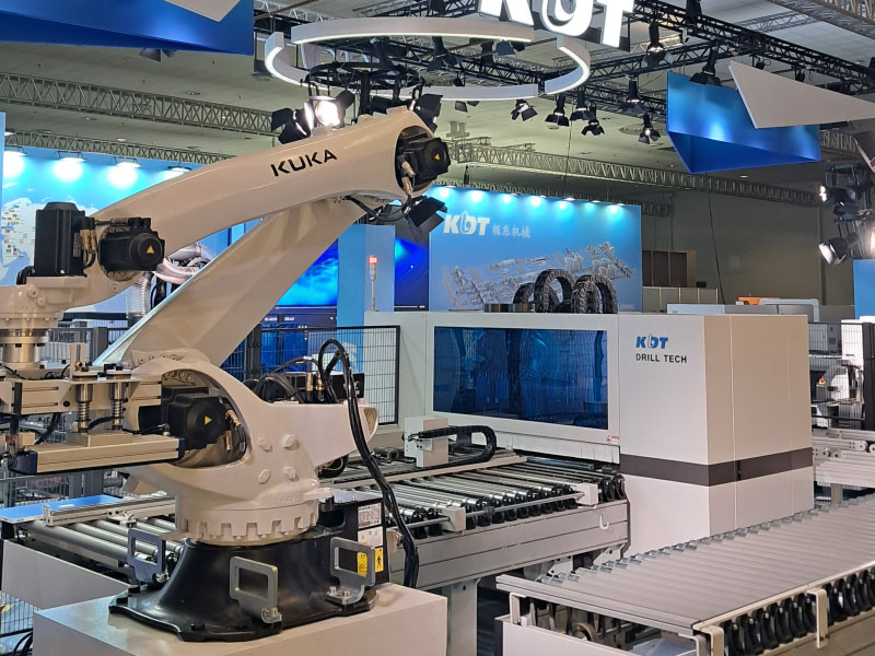 Стенд KDT Machinery на международной выставке деревообрабатывающего оборудования LIGNA 2025
