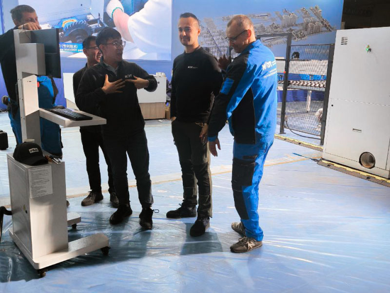 Сервисная команда Stancomplect на выставке LIGNA 2025